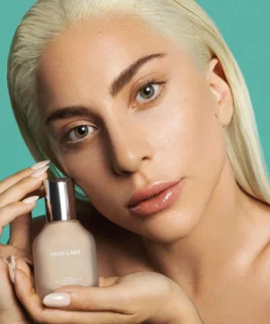 Haus Labs Triclone Skin Tech Foundation - Base de maquillaje