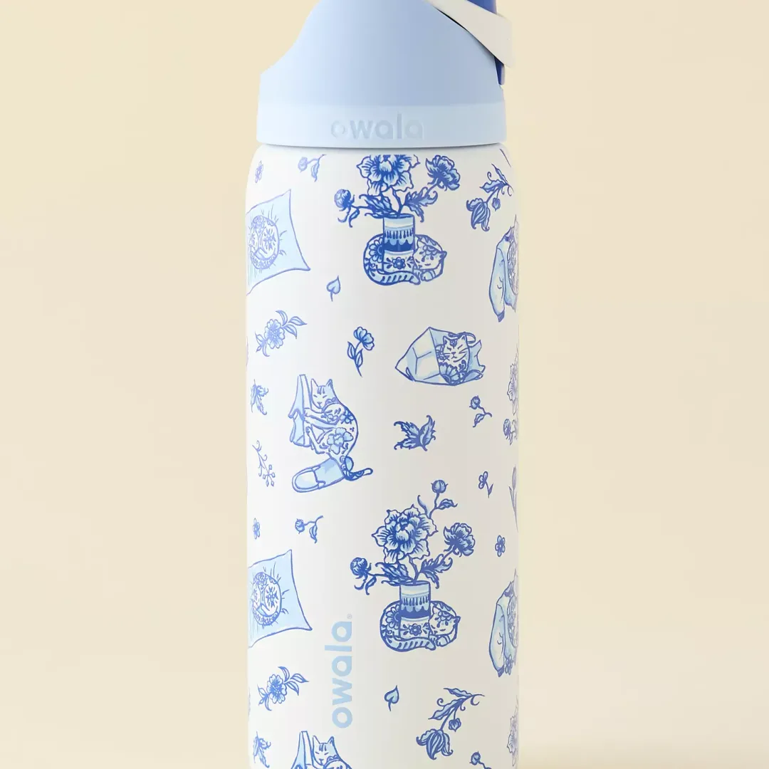 Owala UO Exclusive - Delft Cat Print FreeSip 32 oz