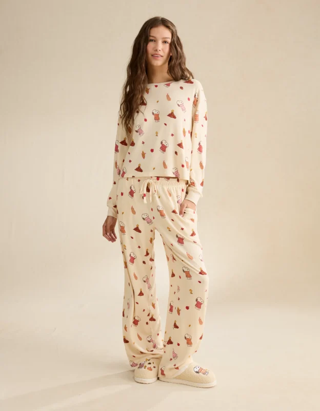AE Luxe Plush Snoopy Long Sleeve + Pant PJ Set
